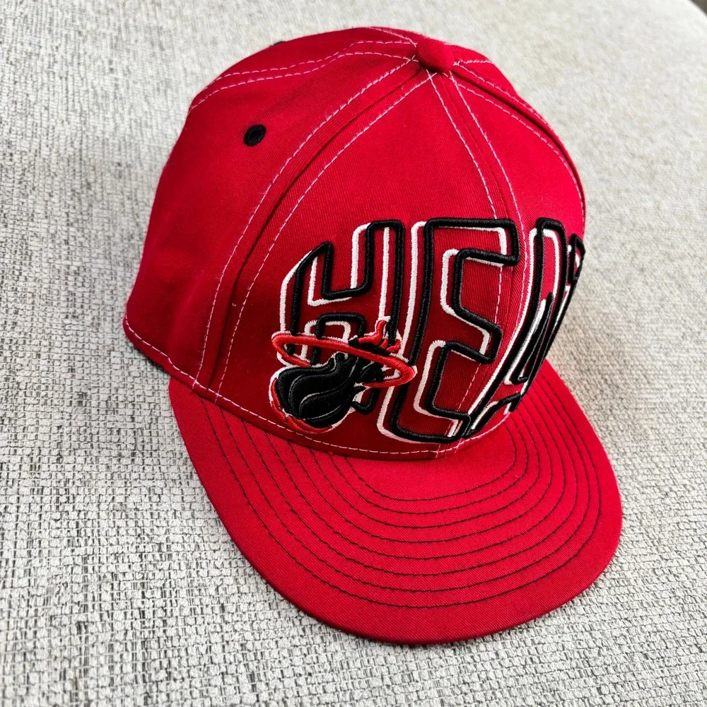 New Era Miami Heat Hardwood Classics Snapback Hat Red NBA Basketball Cap‎